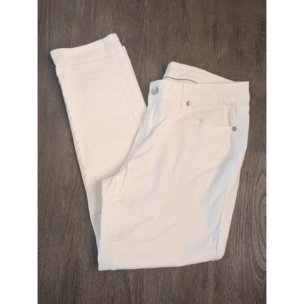 Crown & Ivy White Cropped Pants 8P